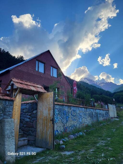 Вилла Peak House Казбеги Экстерьер фото